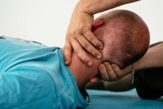 masaje craneal con digitopuntura